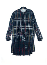Load image into Gallery viewer, Oversized navy checkered cotton Shirt-Dress