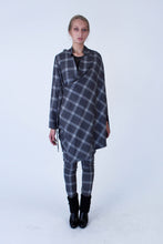 Load image into Gallery viewer, Tailored Jacket-cape in Italian wool - Grey checkered