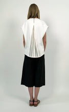 Load image into Gallery viewer, Off-White Cotton Jersey Quilted Top