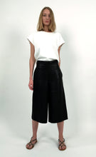 Load image into Gallery viewer, Linen Cropped Wide-leg Pants
